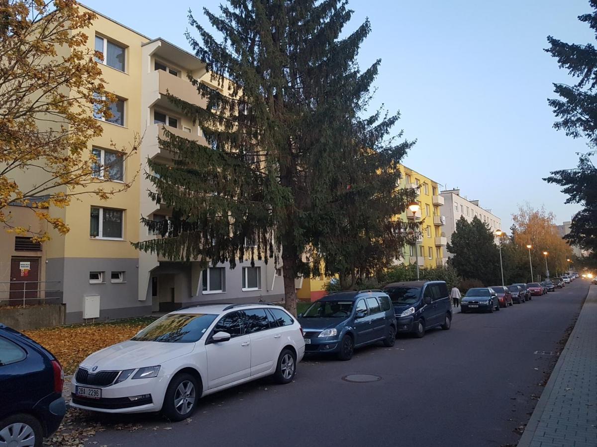 1+1 Znojmo Apartment ภายนอก รูปภาพ