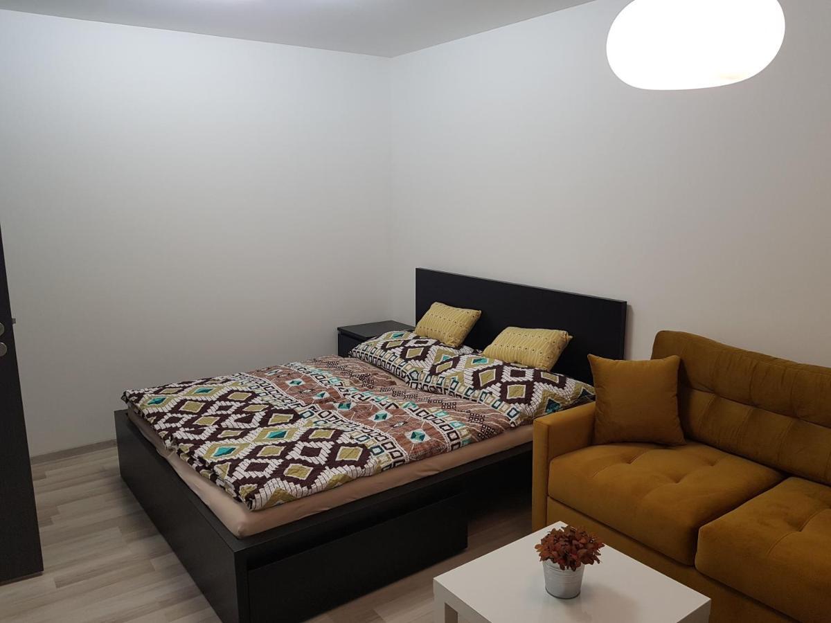 1+1 Znojmo Apartment ภายนอก รูปภาพ